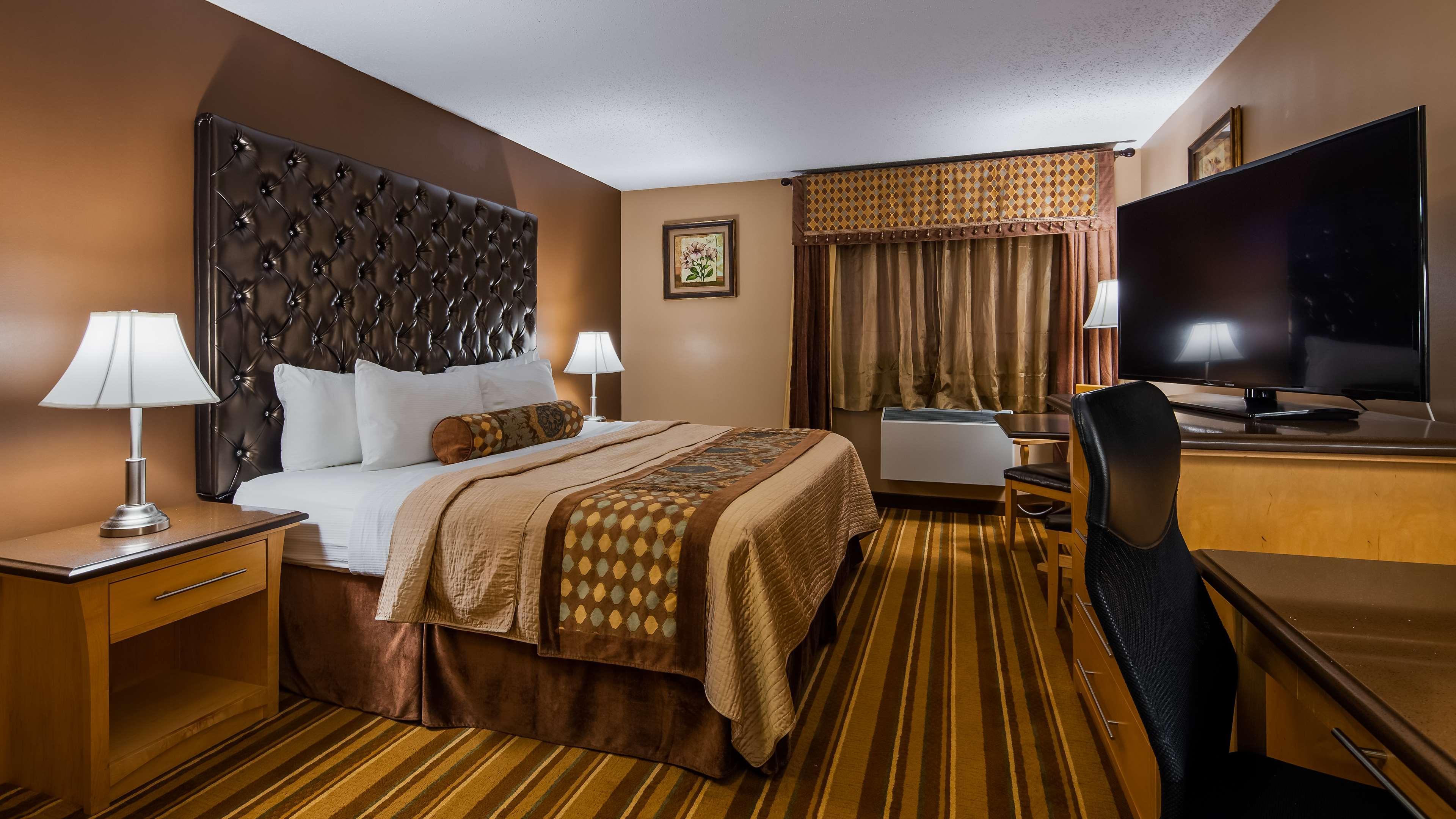 Best Western Marquis Inn & Suites Prince Albert Exterior photo
