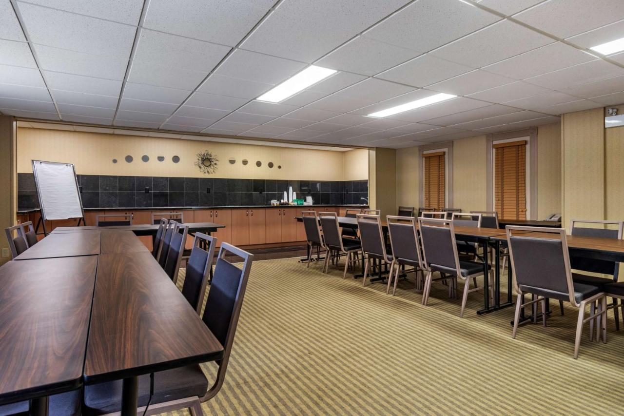 Best Western Marquis Inn & Suites Prince Albert Exterior photo